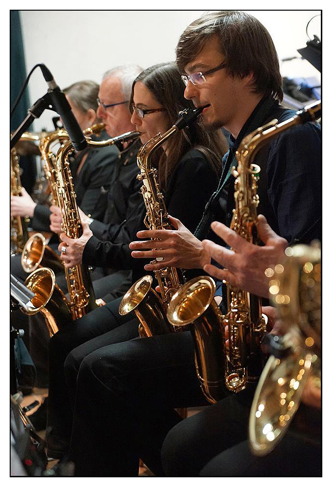 Saxophonsatz der Jazz and Swing BIGBAND